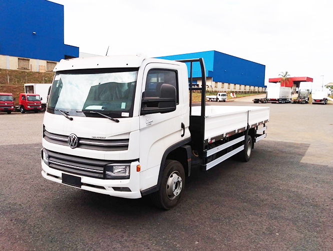  Caminhões Carroceria de Madeira 